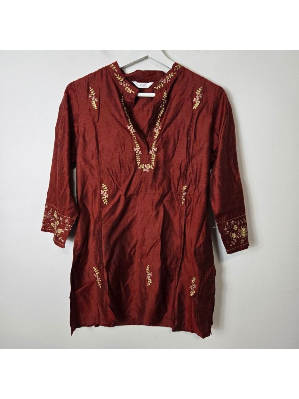 max Size S 100% Silk 3/4 Sleeve Maroon Top Gold Embroidery